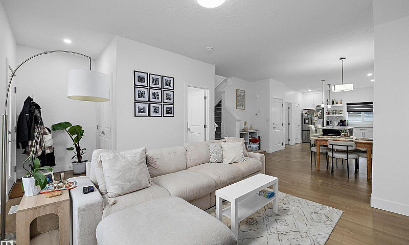 74 Penn Pl Spruce Gr...