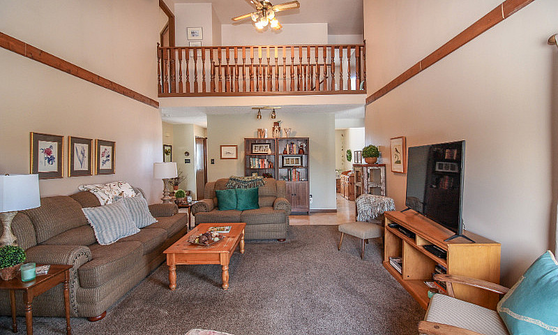 Acreage Living With ...