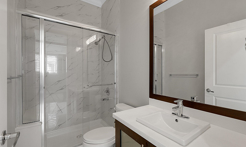 6965 149A Street Sur...