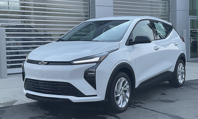 2027 Chevrolet Bolt ...