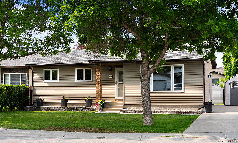 819 Graham Rd - Well...