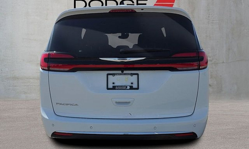 2026 Chrysler Pacifi...