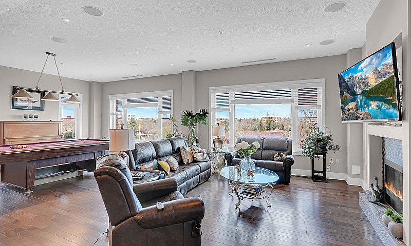 #507-205 Fairford St...