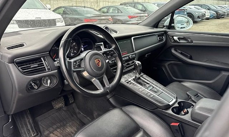 2020 Porsche Macan...