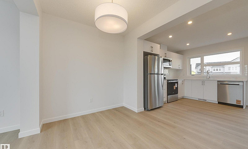 17226 4 St Nw Edmont...
