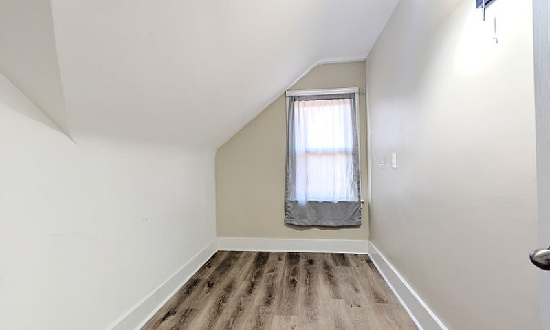 1580 Dufferin - Uppe...