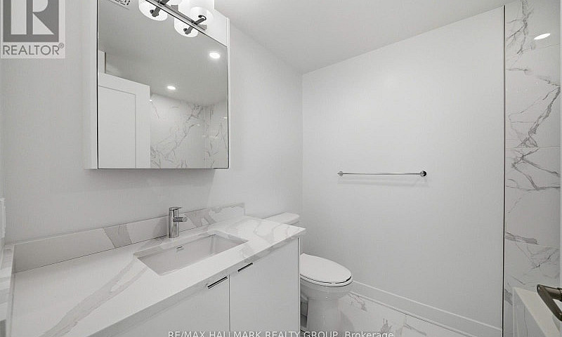 1407 - 180 George St...