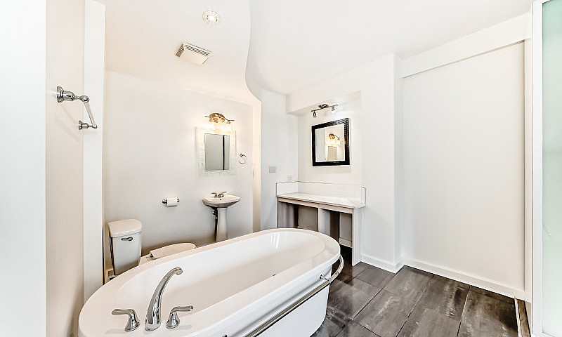 Modern 2 Bed 2 Bath ...