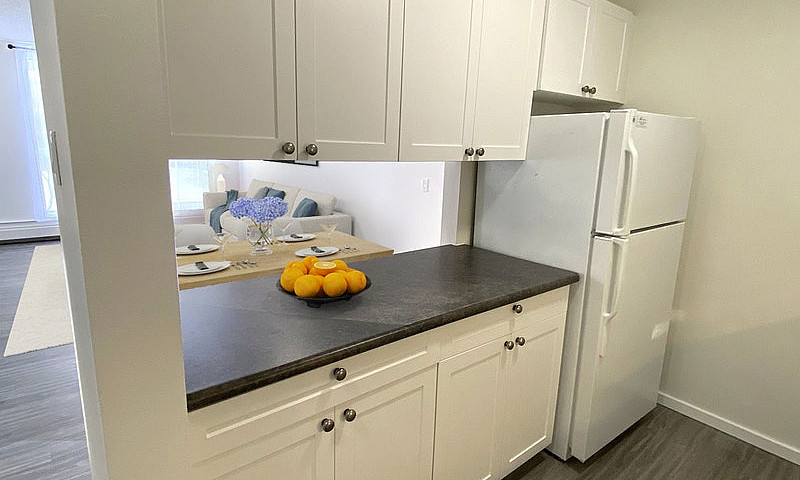 Rare 2 Bedroom! Wate...