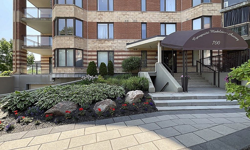 298 900$ - Condo À V...