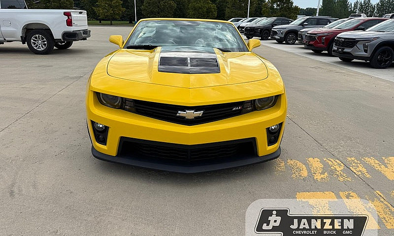 Chevrolet Camaro Zl1...