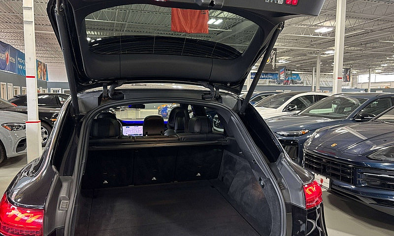 2023 Mercedes-Benz E...
