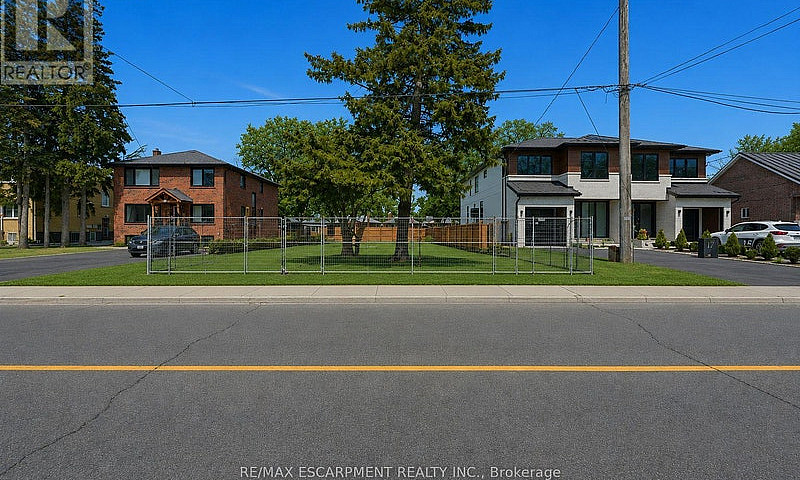 19A Broadview Avenue...
