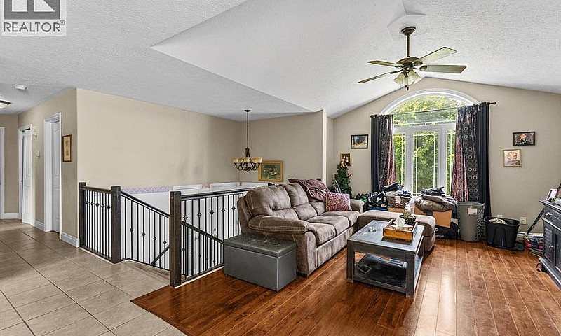 1578 Gore Harrow, On...