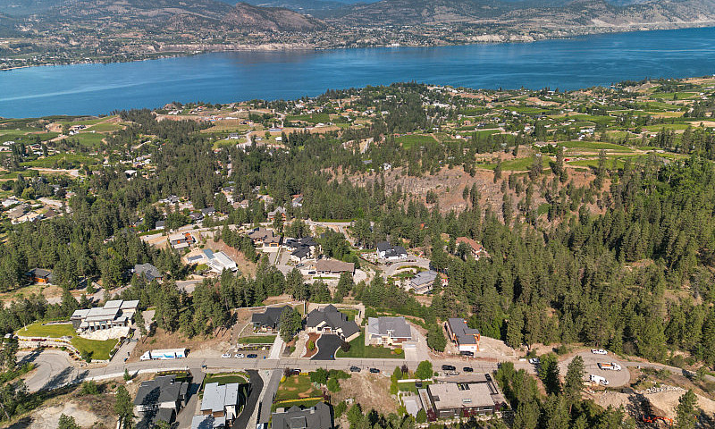 138 Flagstone Rise -...
