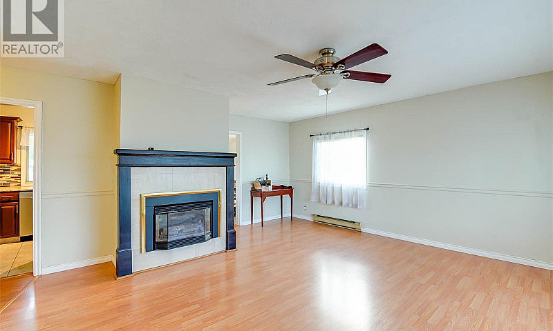 4260 Montrose St Por...