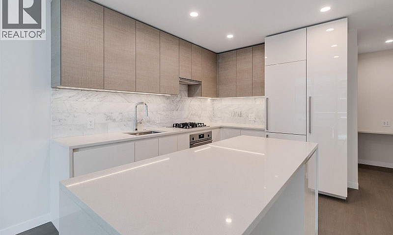 2706 2186 Gilmore Av...