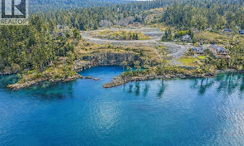7068 East Sooke Rd S...
