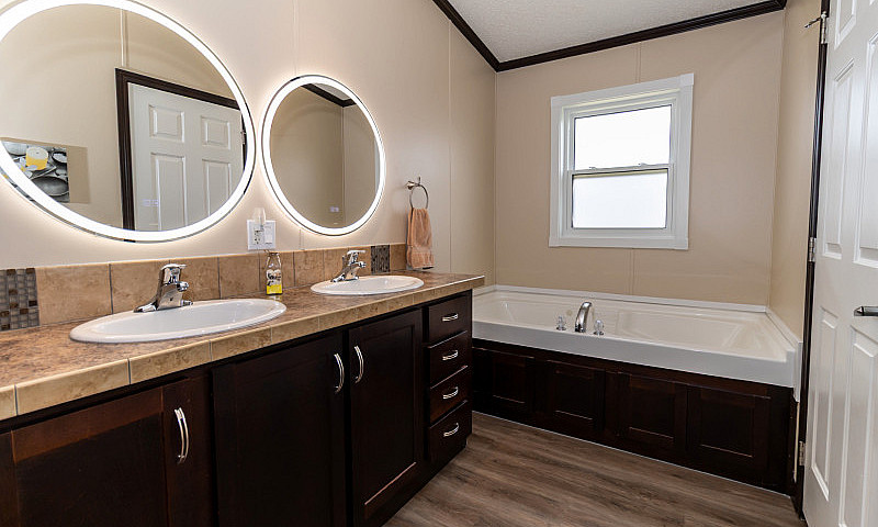 4 Sunset Cres., Cond...