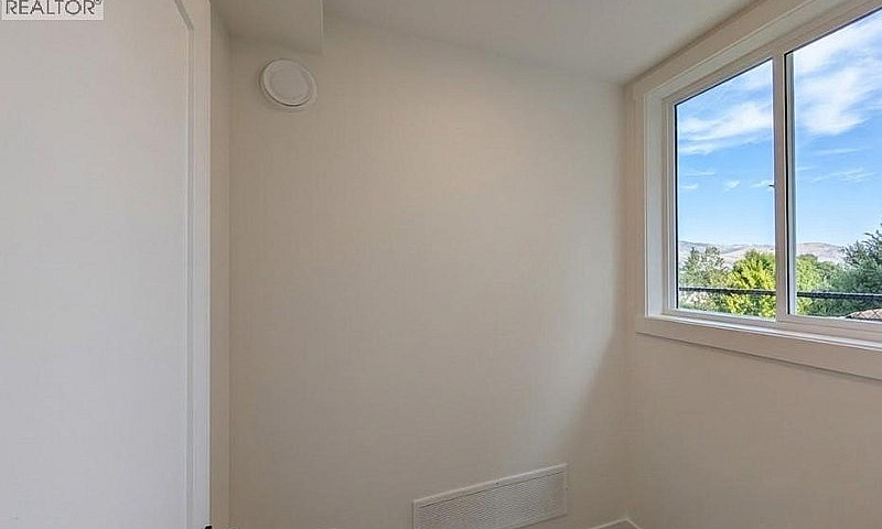 3602 Pleasant Valley...