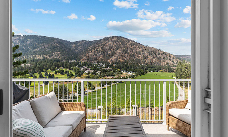Spacious Condo With ...