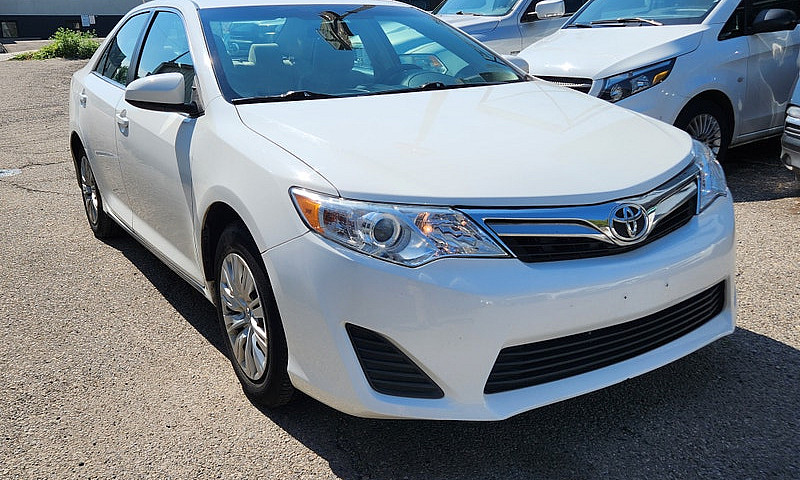 2014 Toyota Camry Le...