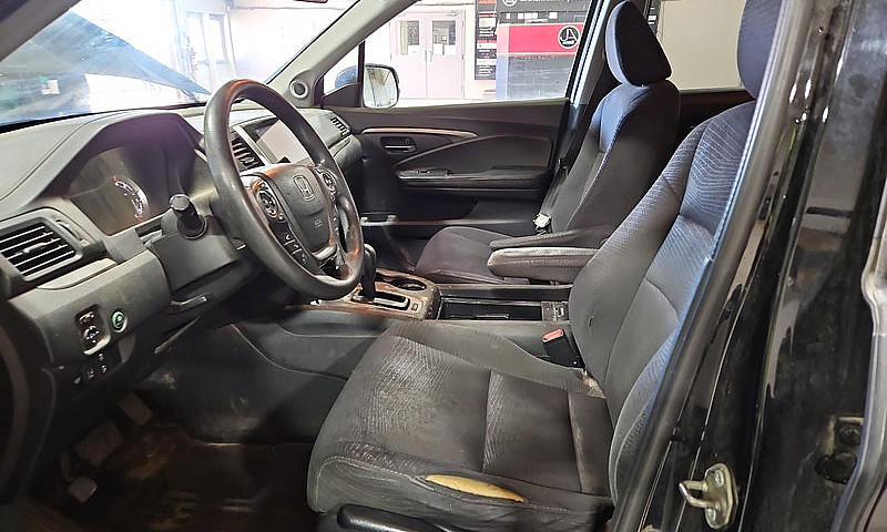 2017 Honda Pilot...