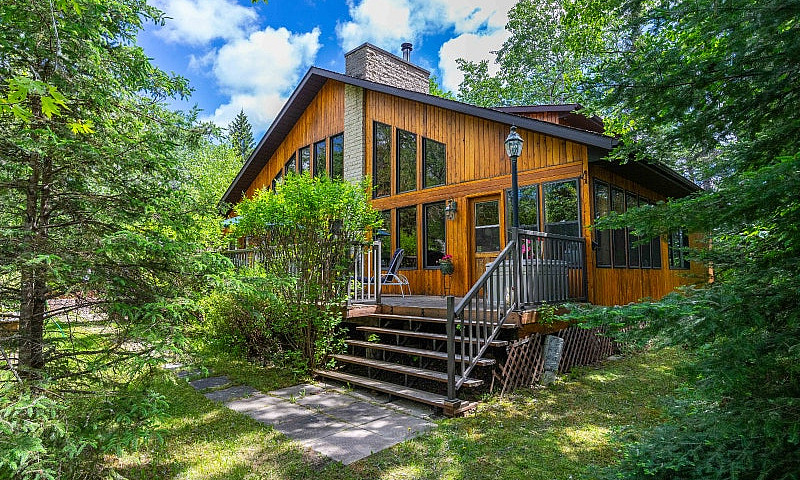 Private 2+ Acre Prop...