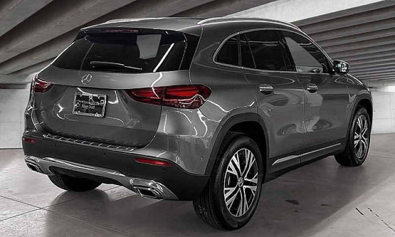 2026 Mercedes-Benz G...
