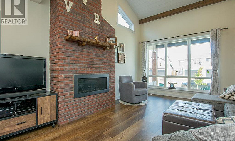 10737 150 Avenue Rur...