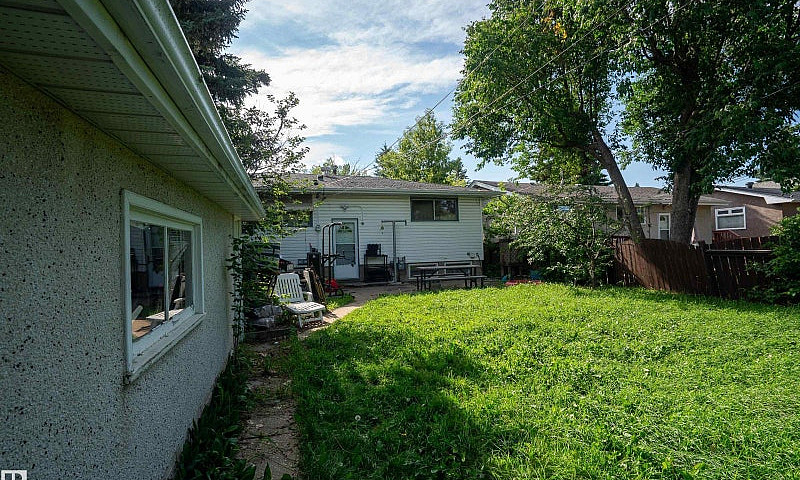 5307 105 St Nw Edmon...