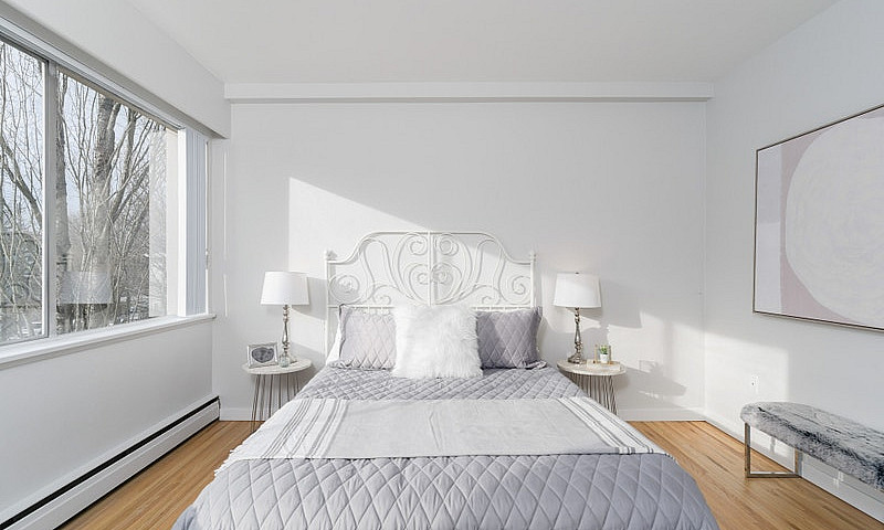 Hollies - 3 Bedroom ...