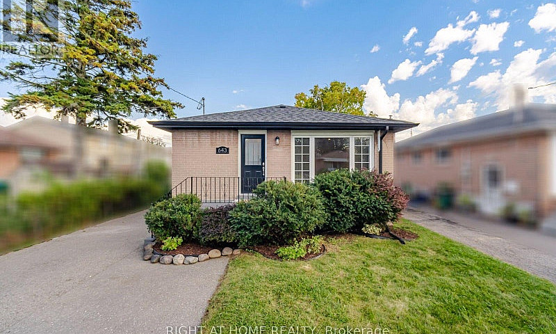 643 Perry Crescent O...