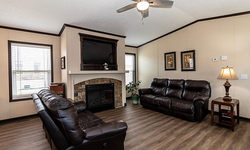 4 Sunset Cres., Cond...