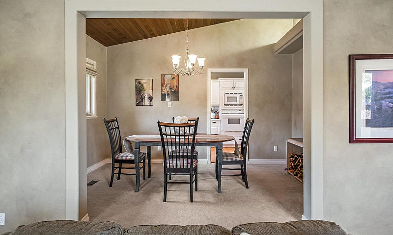 11390 Northview Cres...