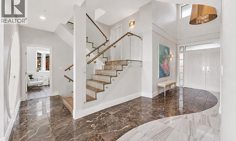 1560 Chippendale Cou...