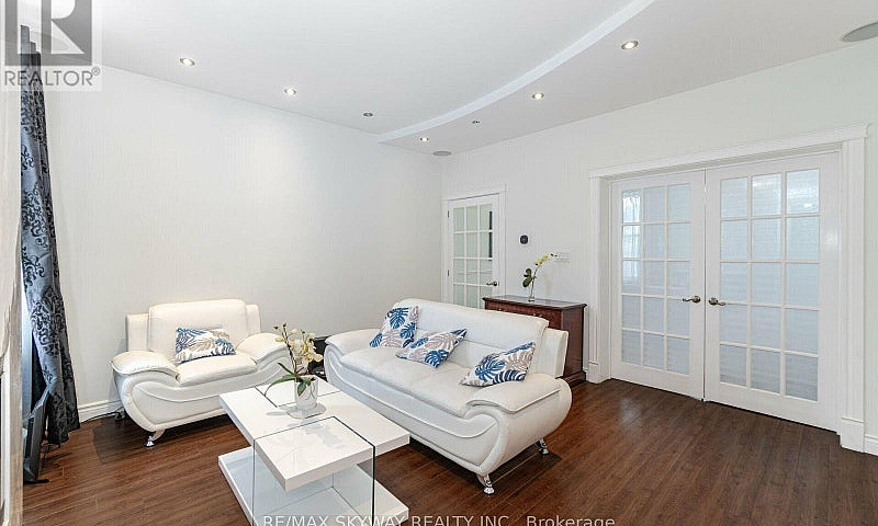 242 East Avenue N Ha...