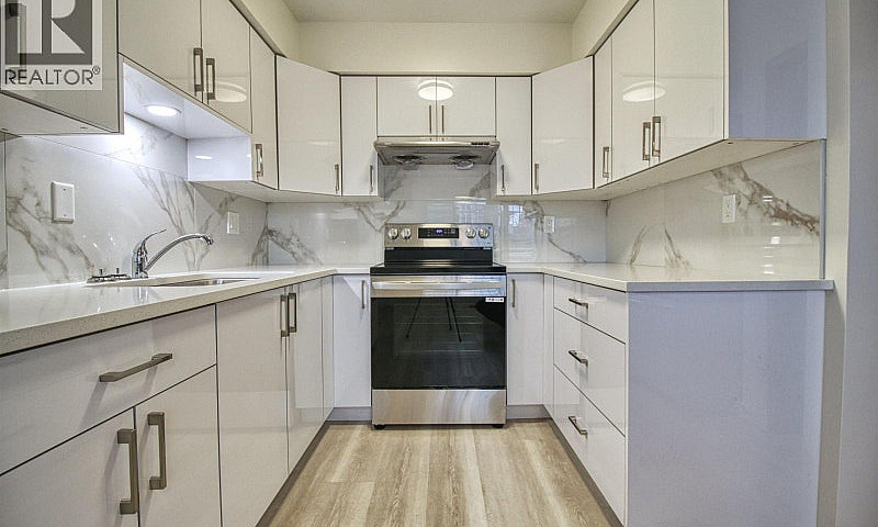 Top 904 E 52Nd Avenu...