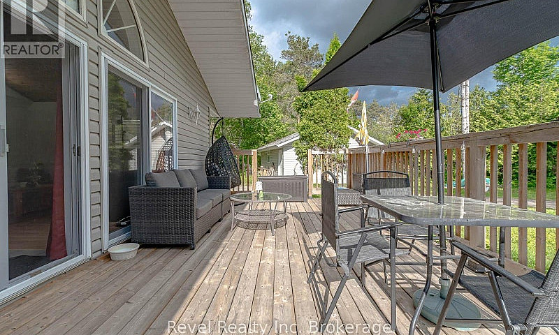 36 Tebby Boulevard S...
