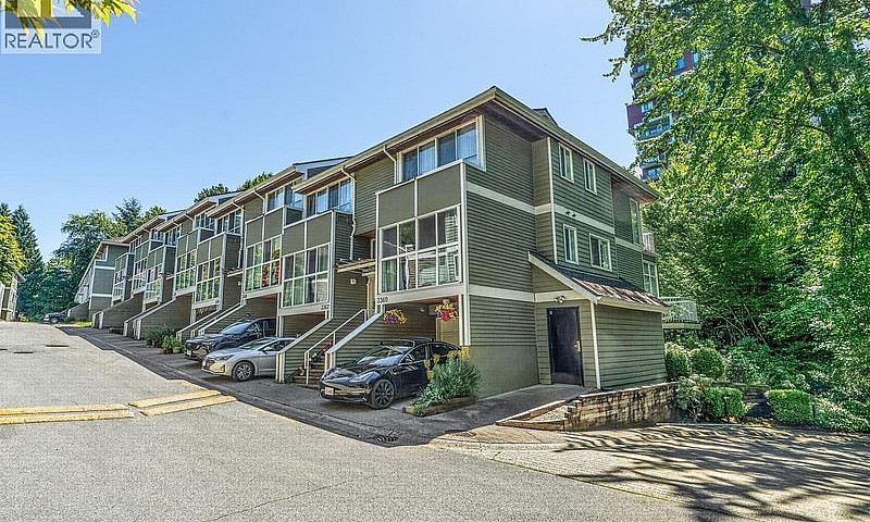 3360 Cobblestone Ave...