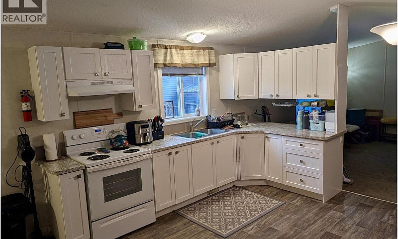 32 4619 Lowrie Avenu...