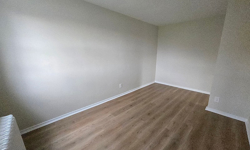Bright & Spacious Ma...