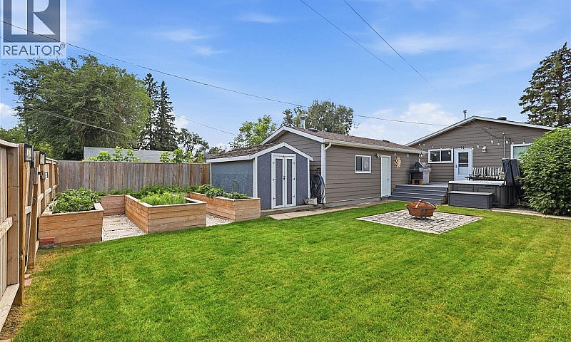 2113 Ste Cecilia Ave...