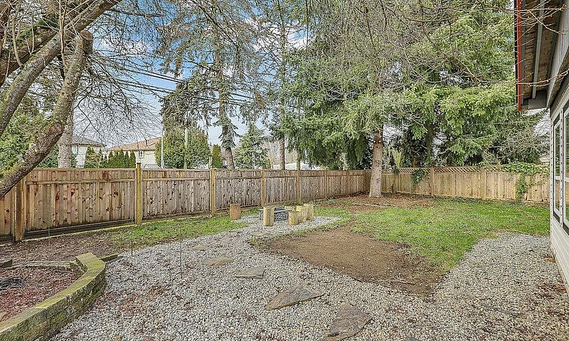21635 50A Avenue Lan...