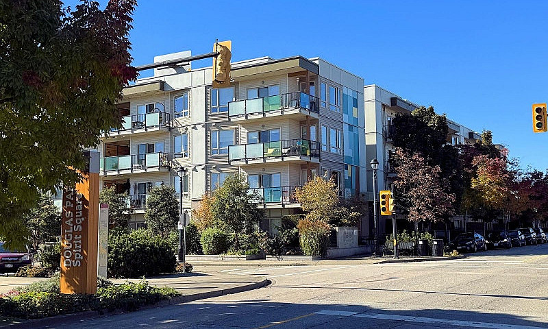 414 20460 Douglas Cr...