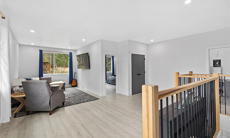 4472 Power Road (Bar...
