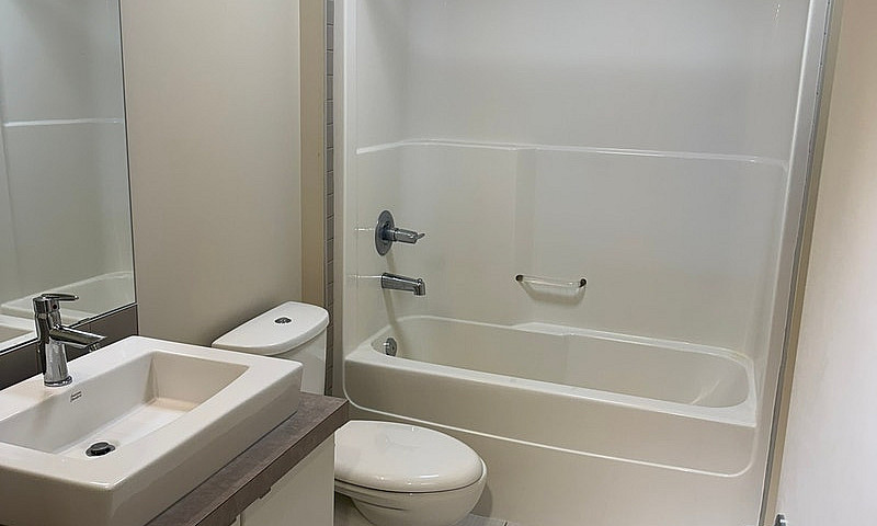 2 Story Condo With U...