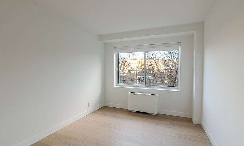Fully Renovated 3-Be...