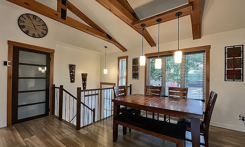 $695,000 - Split Lev...