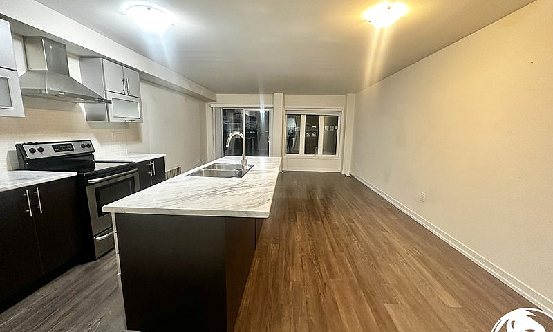 3 Bed 3.5 Bath - Hou...